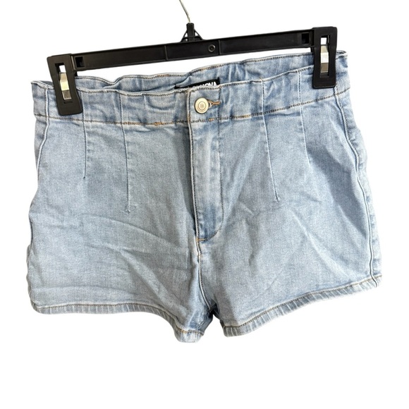 Fashion Nova Blue Jean Shorts High-Waisted Relaxed Fit - Picture 1 of 3